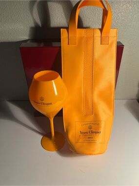 VEUVE CLICQUOT set 🍊🍊🍊🍊